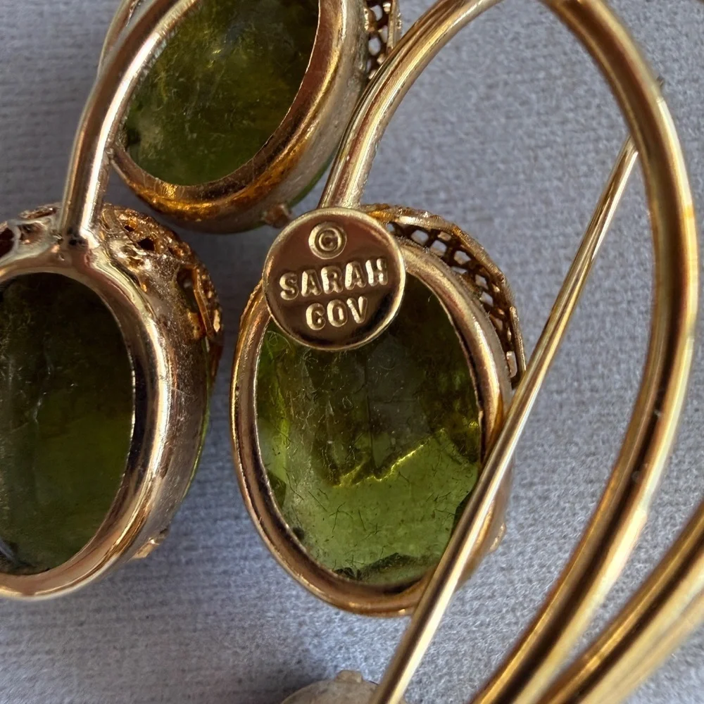 Vintage Sarah Coventry “Touch of Elegance” Brooch | Olivine/Peridot Green | D&E